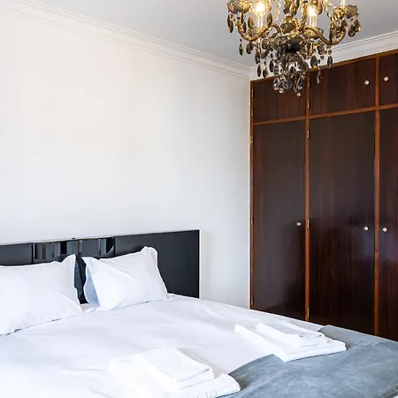 Mosca - 4 Bedrooms & Bbq, Hébergement de vacances *